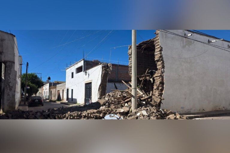 Derrumbe parcial de vivienda en el centro de Jerez