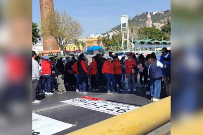Docentes intensifican protestas y bloquean el bulevar metropolitano de Zacatecas