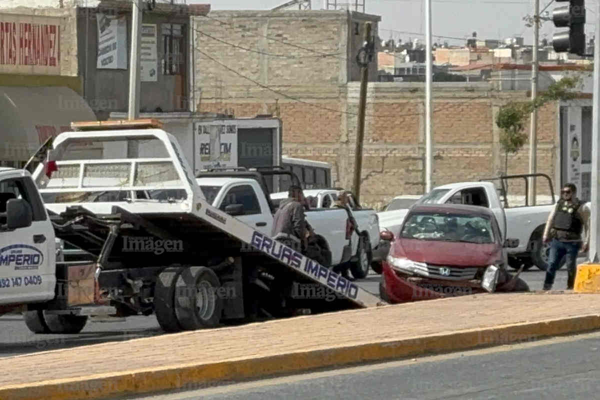 Fresnillo: Balean a hombre que viajaba en un vehículo en la colonia Del Valle