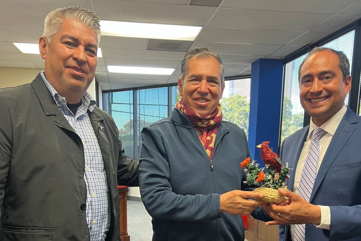 Pepe Saldívar acerca servicios a migrantes guadalupenses en Fort Worth, Texas