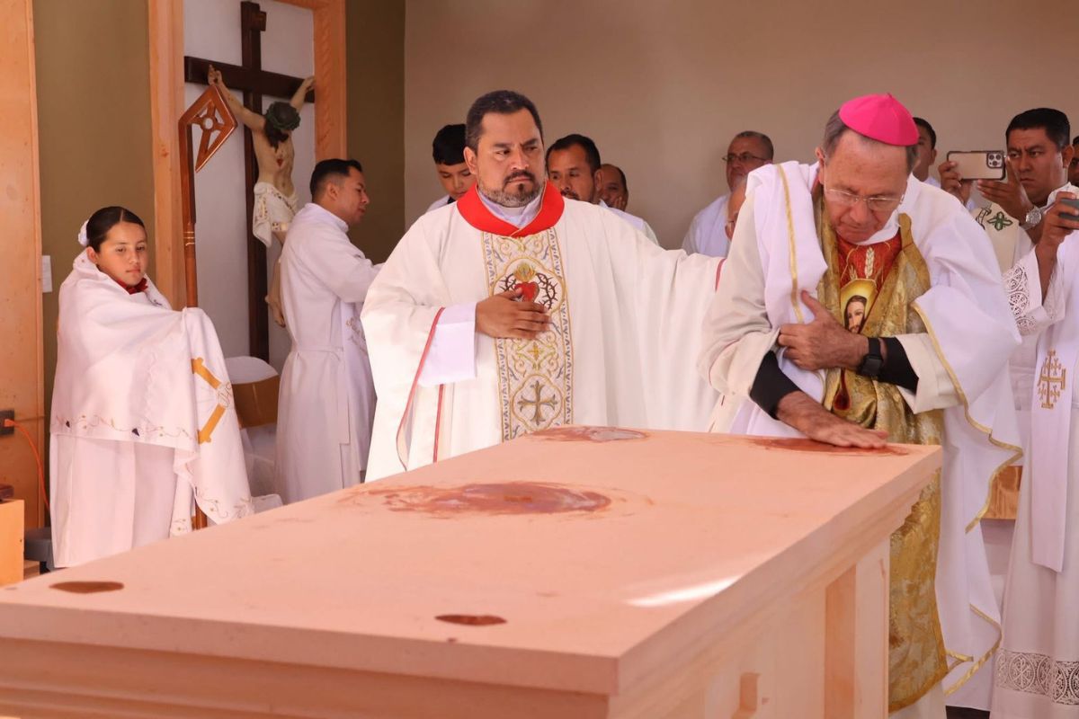 El obispo Sigifredo Noriega continúa su visita pastoral en Fresnillo