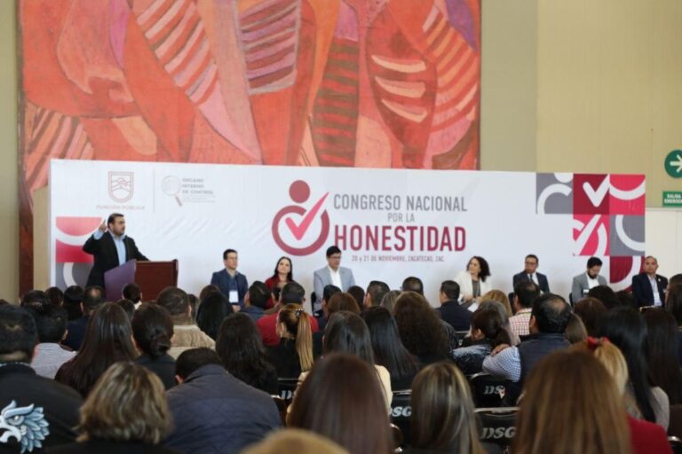 Inauguran Poderes del estado el Congreso Nacional por la Honestidad