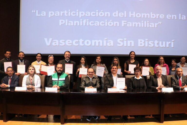 Zacatecas reconoce a especialistas y certifica nuevos profesionales de la Vasectomía