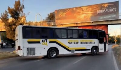 Caos vial en la capital; estudiantes normalistas de San Marcos bloquean el bulevar López Mateos