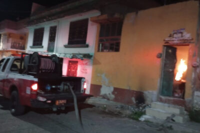 Incendio en Alma Obrera: PC Estatal controla el fuego y atiende a un lesionado