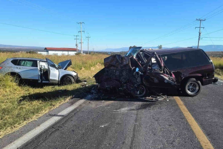 Muere una persona en un choque sobre la carretera federal 23 en Tepechitlán