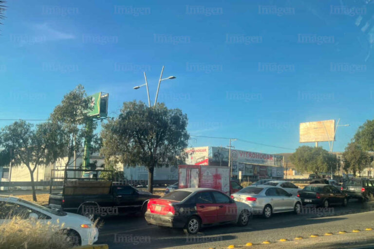 Se registra caos vehicular por protesta de normalistas en Zacatecas