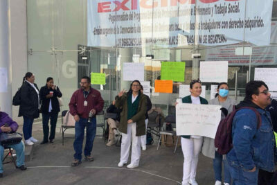 Trabajadores bloquean Hospital General de Zacatecas por falta de viáticos