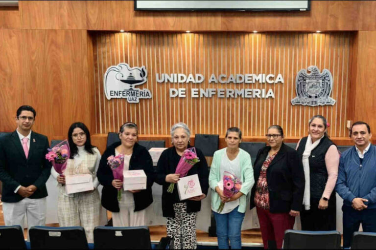 Unidad Académica de Enfermería dona prótesis en la lucha contra el cáncer de mama