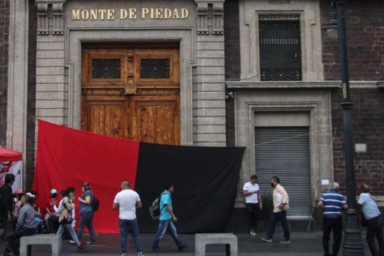 Nacional Monte de Piedad está en huelga, 302 sucursales cerradas