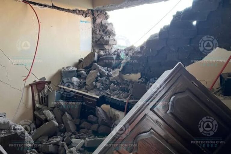 Explosión de gas en Jerez destruye una vivienda y deja tres heridos