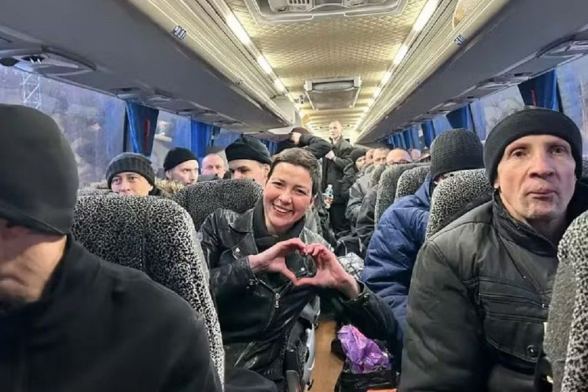 Bielorrusia libera a Ales Bialiatski y Maria Kolesnikova tras acuerdo con Estados Unidos.