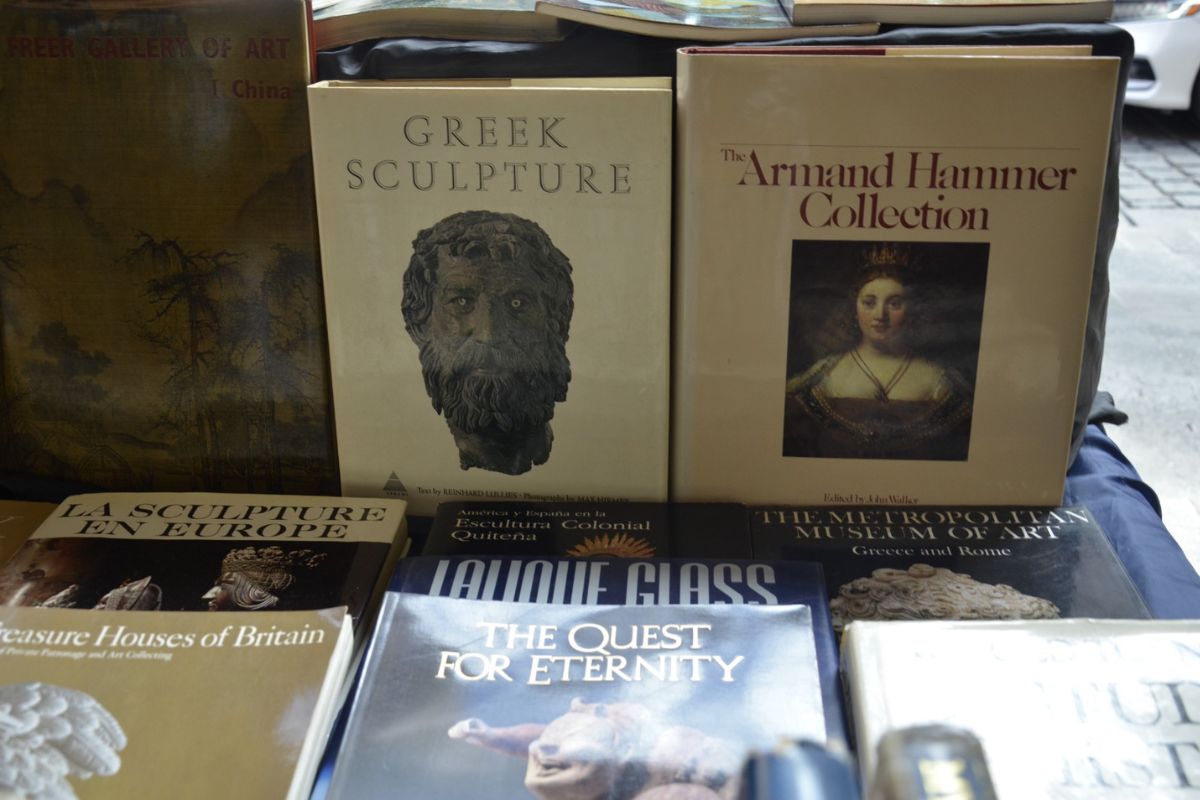 Feria del Libro en el Portal Rosales enfrenta ventas mínimas