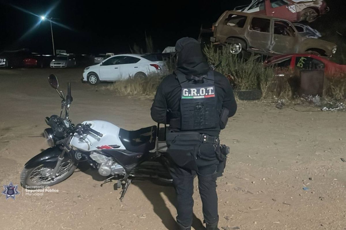 Detienen a hombre con motocicleta robada durante operativo en Zacatecas.