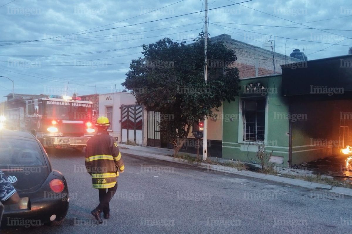 Bomberos apagan incendio en el fraccionamiento Los Balcones de Fresnillo