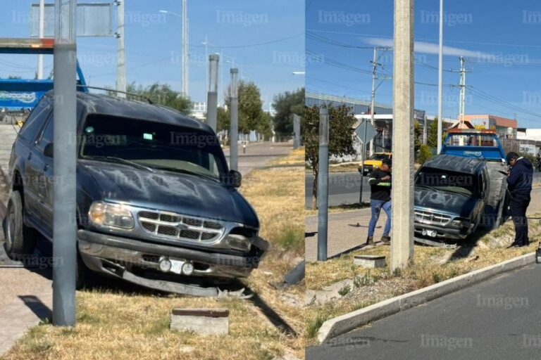 Camioneta se sale de control y de la carretera en Fresnillo