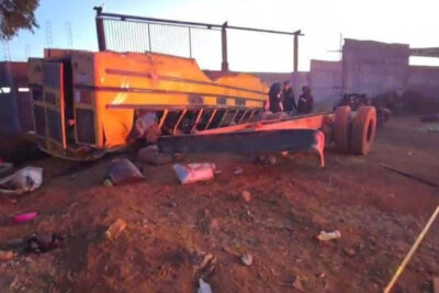 Cinco jornaleros agrícolas mueren y varios resultan heridos en volcadura rumbo a Fresnillo, Zacatecas