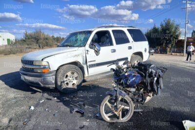 Accidente vial deja a un hombre lesionado en la carretera Fresnillo-Bañon