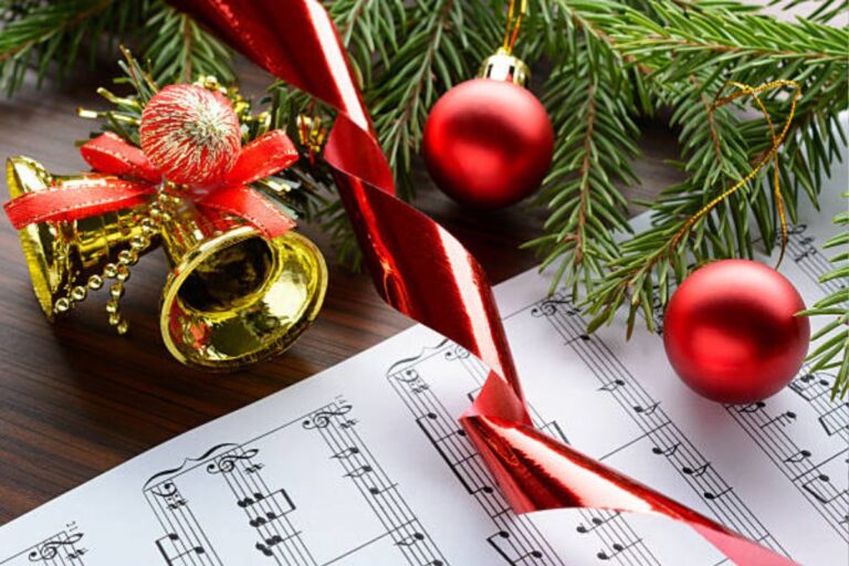 Conoce la historia detrás de los villancicos navideños