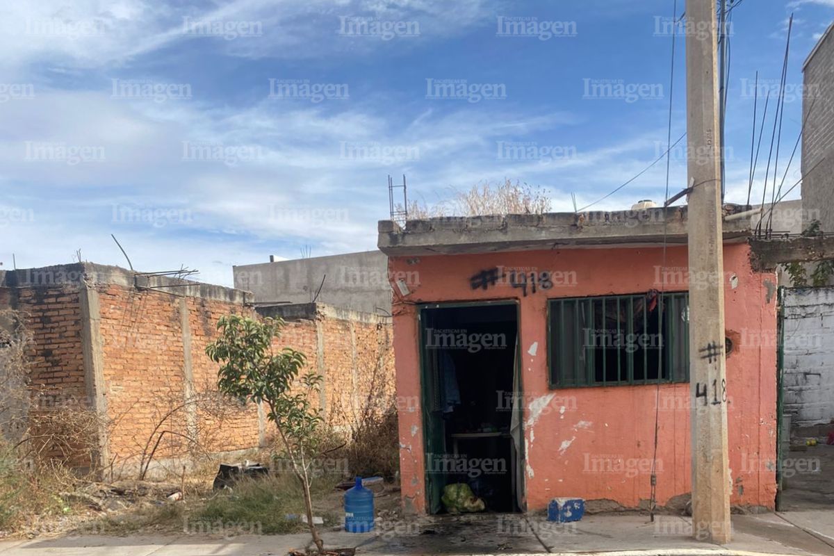 Incendio consume muebles en vivienda de la colonia Lienzo Charro