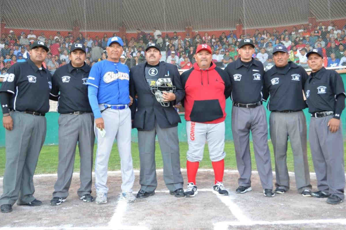 Trabajando, los Ampayeres zacatecanos celebraron su día