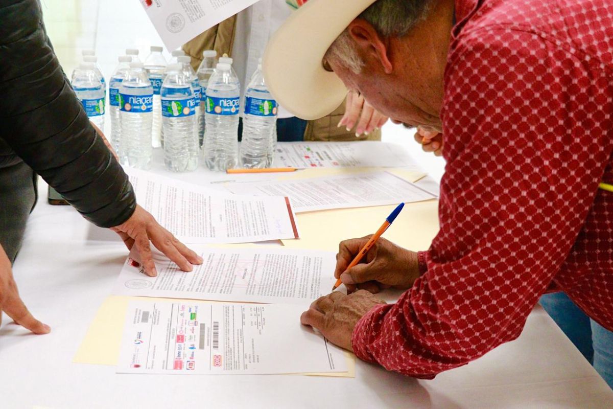 Avanza regularización de viviendas y certeza patrimonial en Villa de Cos.