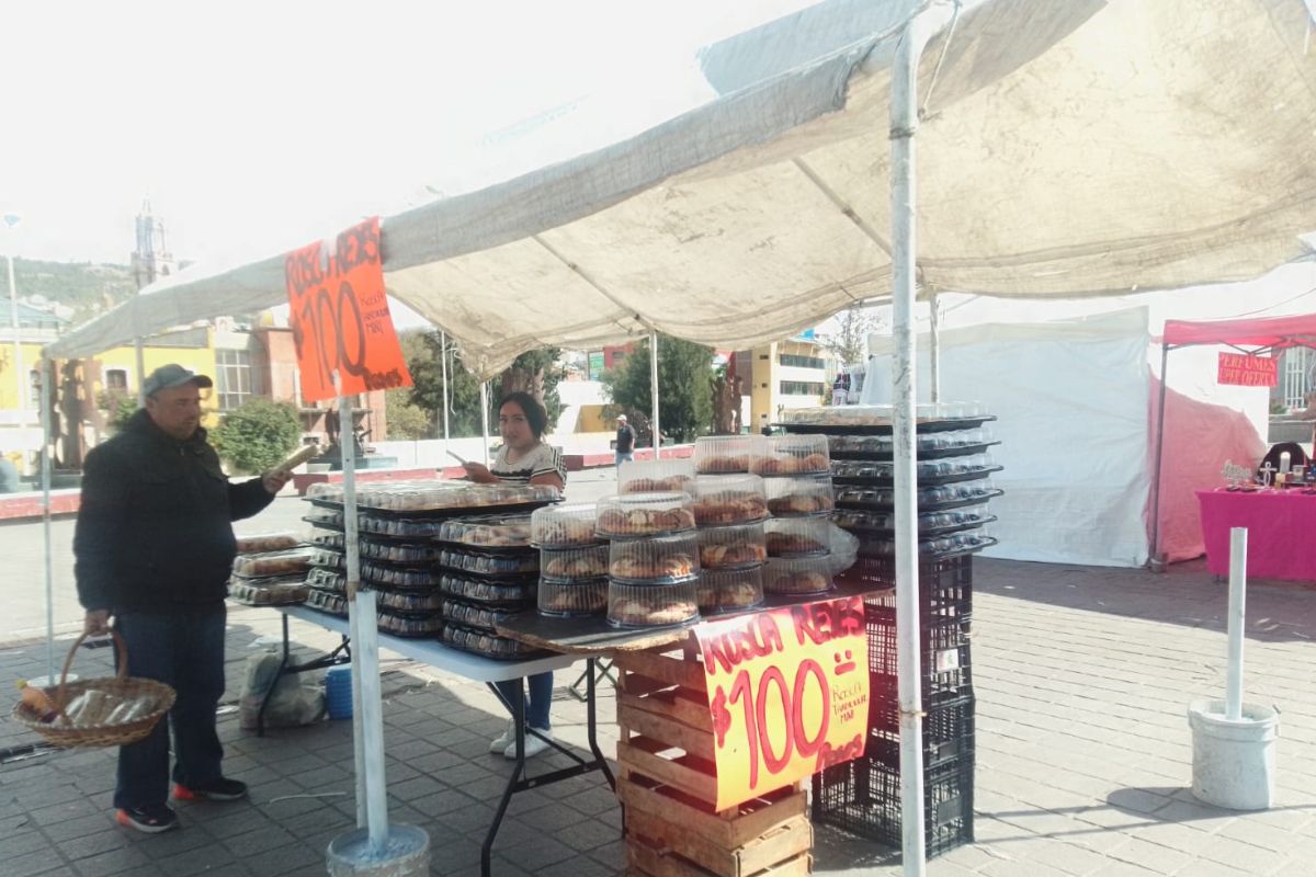 Vendedores reportan bajas ventas de Rosca de Reyes en Zacatecas