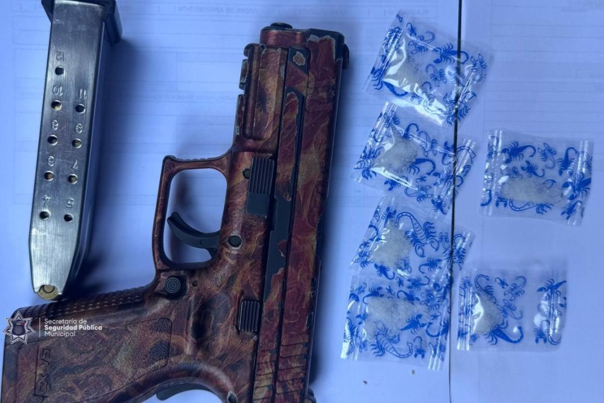 Detienen a hombre armado tras riña vial en Colinas del Padre.