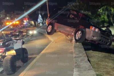 Se registra accidente de camioneta en la avenida Sonora sector Lagunilla de Fresnillo