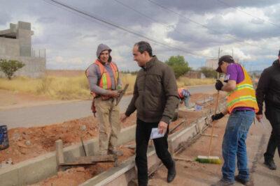 Construyen camellón central del “Camino Rosa” de la UNEME-DEDICAM de Guadalupe
