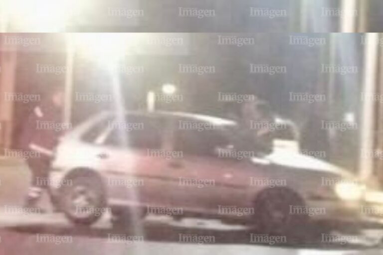 Automovilista resulta lesionado tras chocar contra poste en Fresnillo