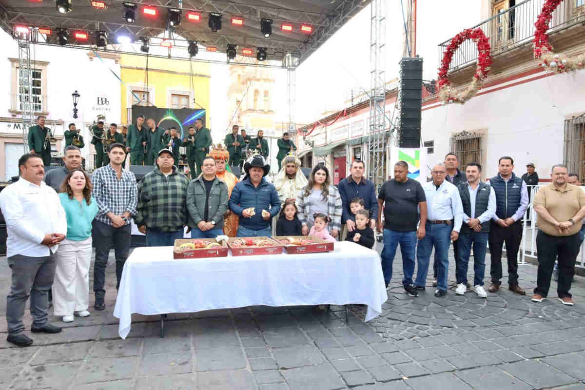 Mega Rosca de Reyes reúne a familias de Jerez en una tarde de tradición y convivencia