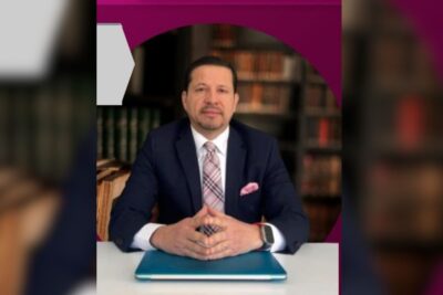 Cuando la política y los políticos se vuelven el centro del universo