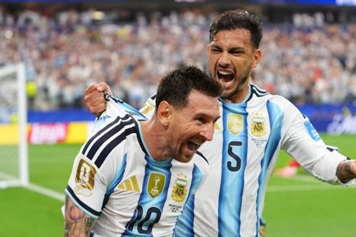 Messi rompe récord mundial y Argentina avanza a Dieciseisavos