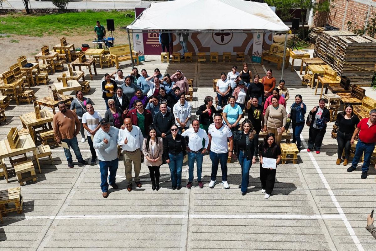 Más de 40 mujeres concluyen curso de carpintería y fortalecen opciones de autoempleo en Tacoaleche.