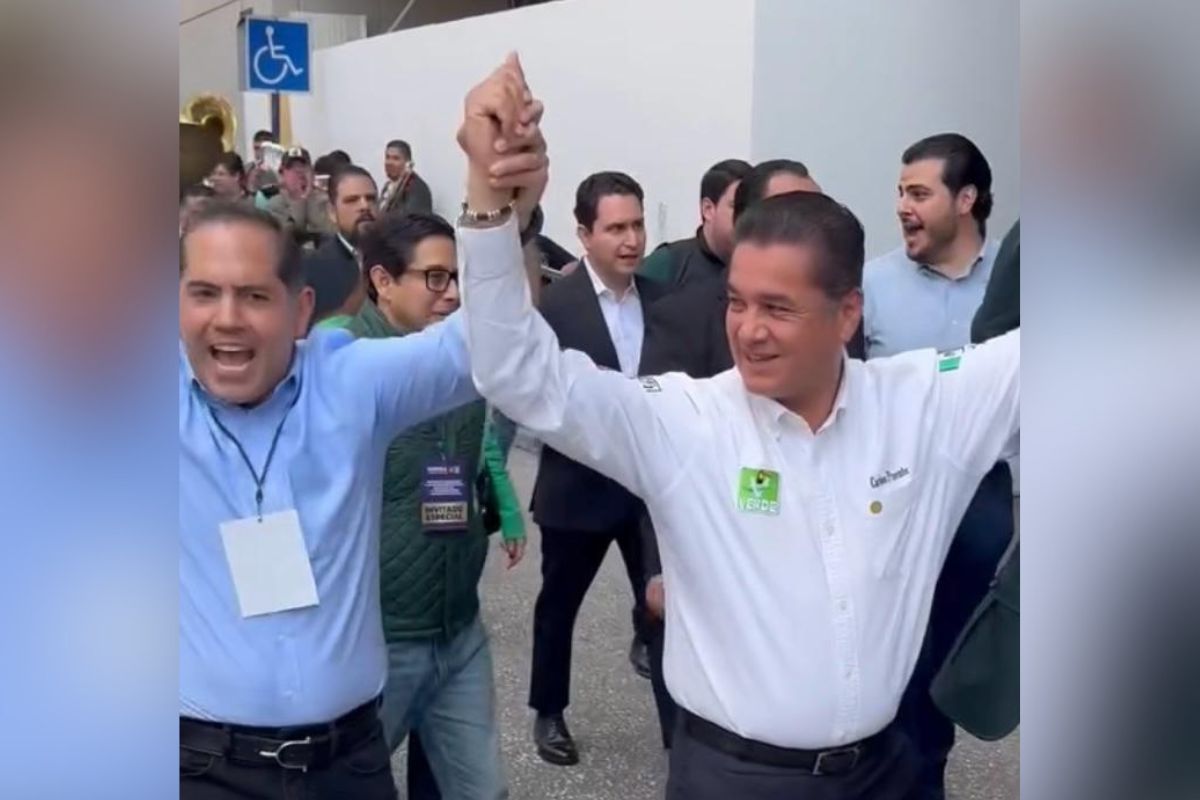 Carlos Puente formaliza su registro para coordinar la Defensa de la Transformación en Zacatecas.