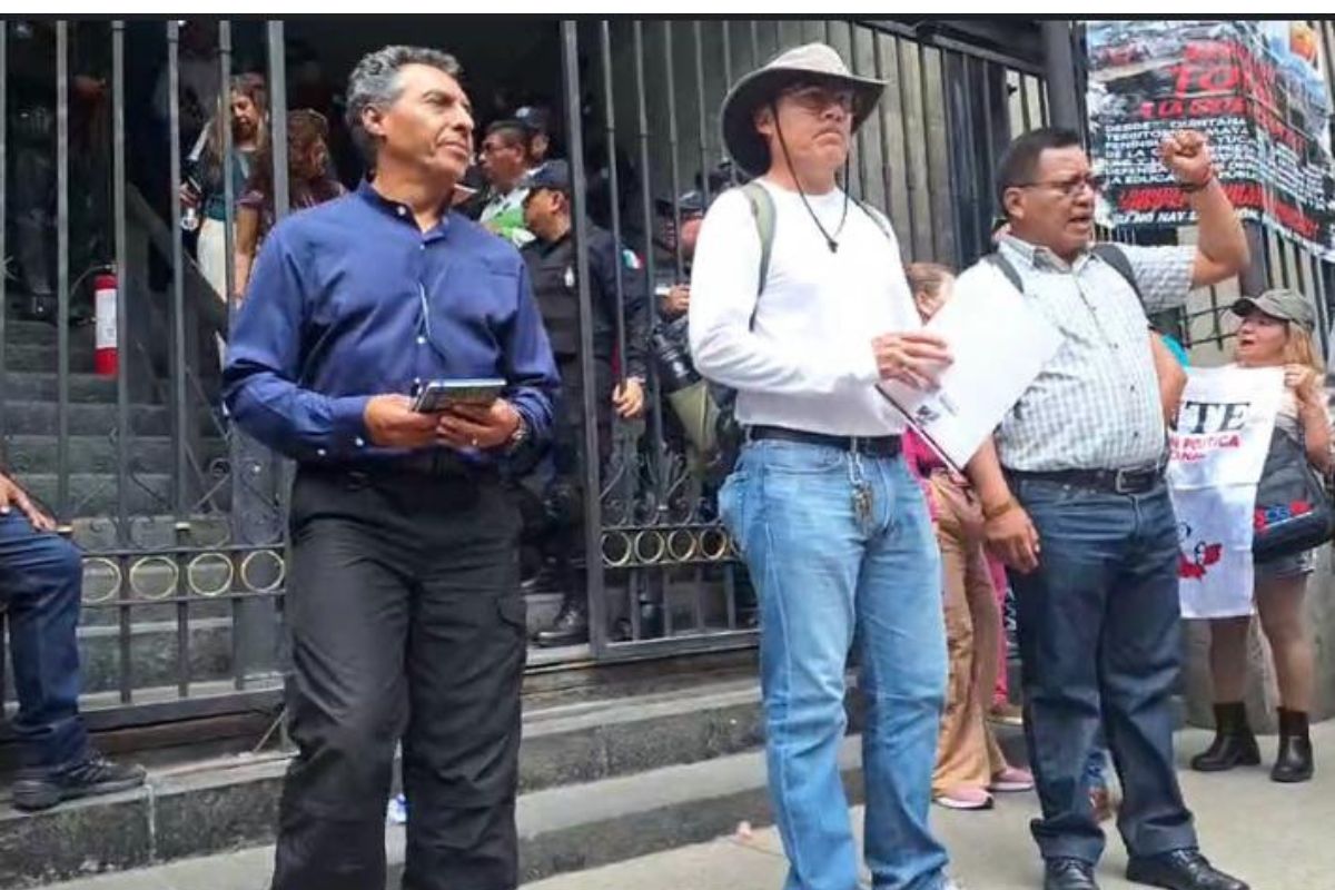 CNTE mantiene paro nacional tras concluir sin acuerdos reunión con Gobernación.