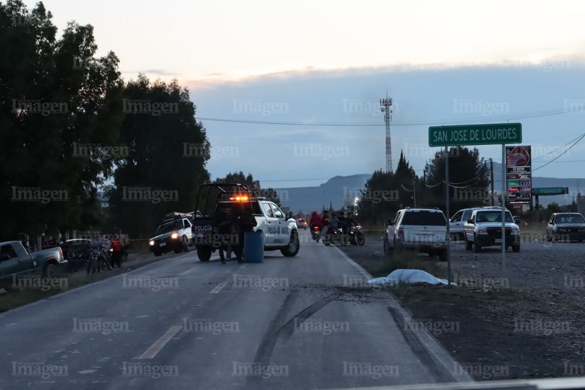 Muere joven motociclista tras ser impactada por una camioneta en Fresnillo.