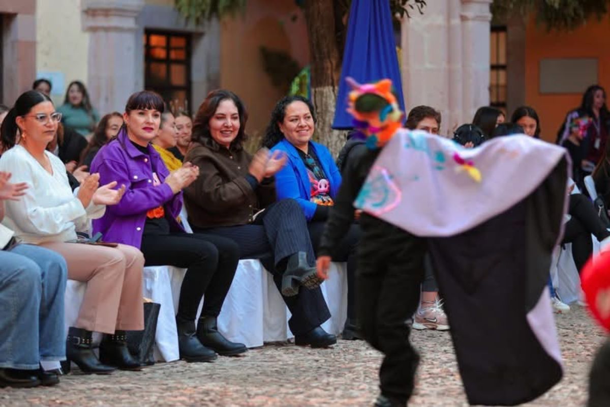 Niñas y niños de Casa Cuna Plácido Domingo llevarán al escenario la muestra de teatro de sombras “Recuerdos entre Alas”