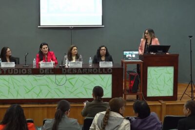 UAZ y UNAM fortalecen la reflexión sobre economía feminista, cuidados y justicia social