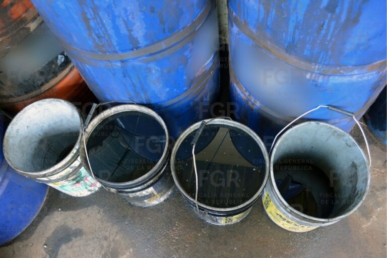 Asegura FGR mil 800 litros de hidrocarburo tras cateos en Morelos