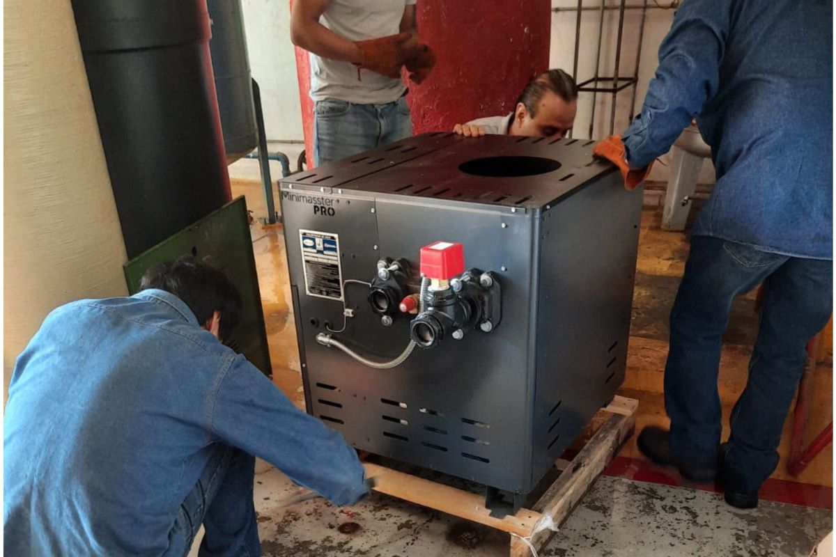 ISSSTE fortalece infraestructura hospitalaria en Fresnillo con mantenimiento especializado a sistema de caldera.
