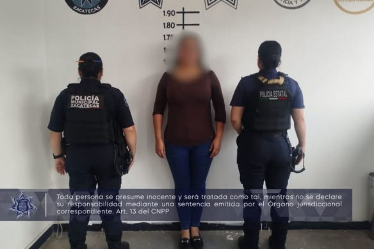 Detienen a dos mujeres por presunto robo a comercio en Zacatecas.