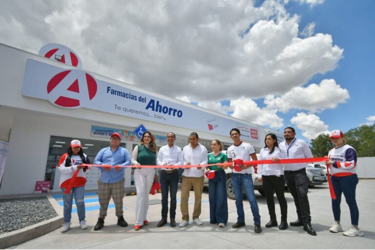 Inaugura Pepe Saldívar nueva Farmacia del Ahorro en Guadalupe