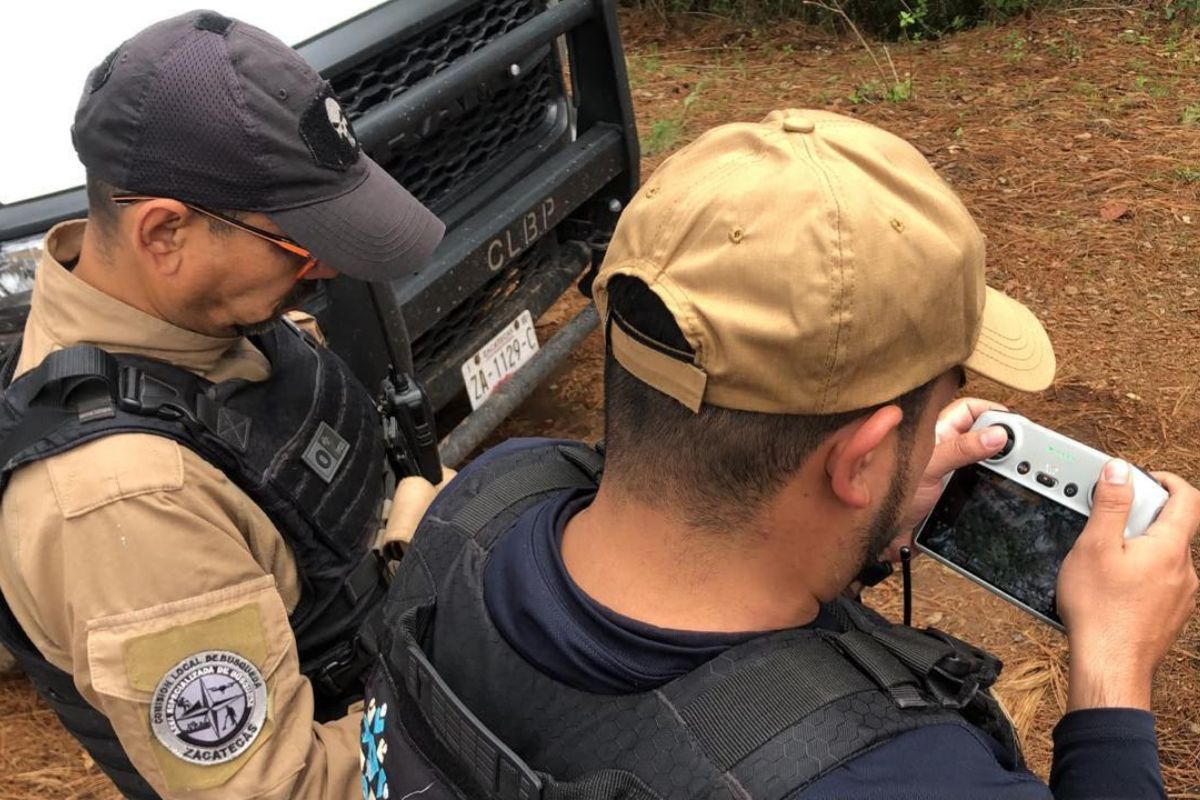 Localizan restos óseos durante búsqueda forense en la sierra de Tepechitlán.
