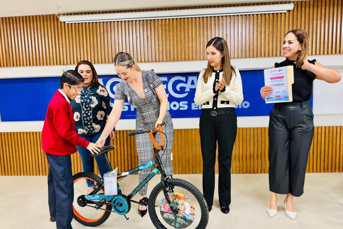 Premian a ganadores del concurso “Un Día con Nuestro Presidente Municipal