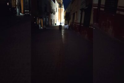 Exigen iluminación en histórico andador del Centro de Fresnillo