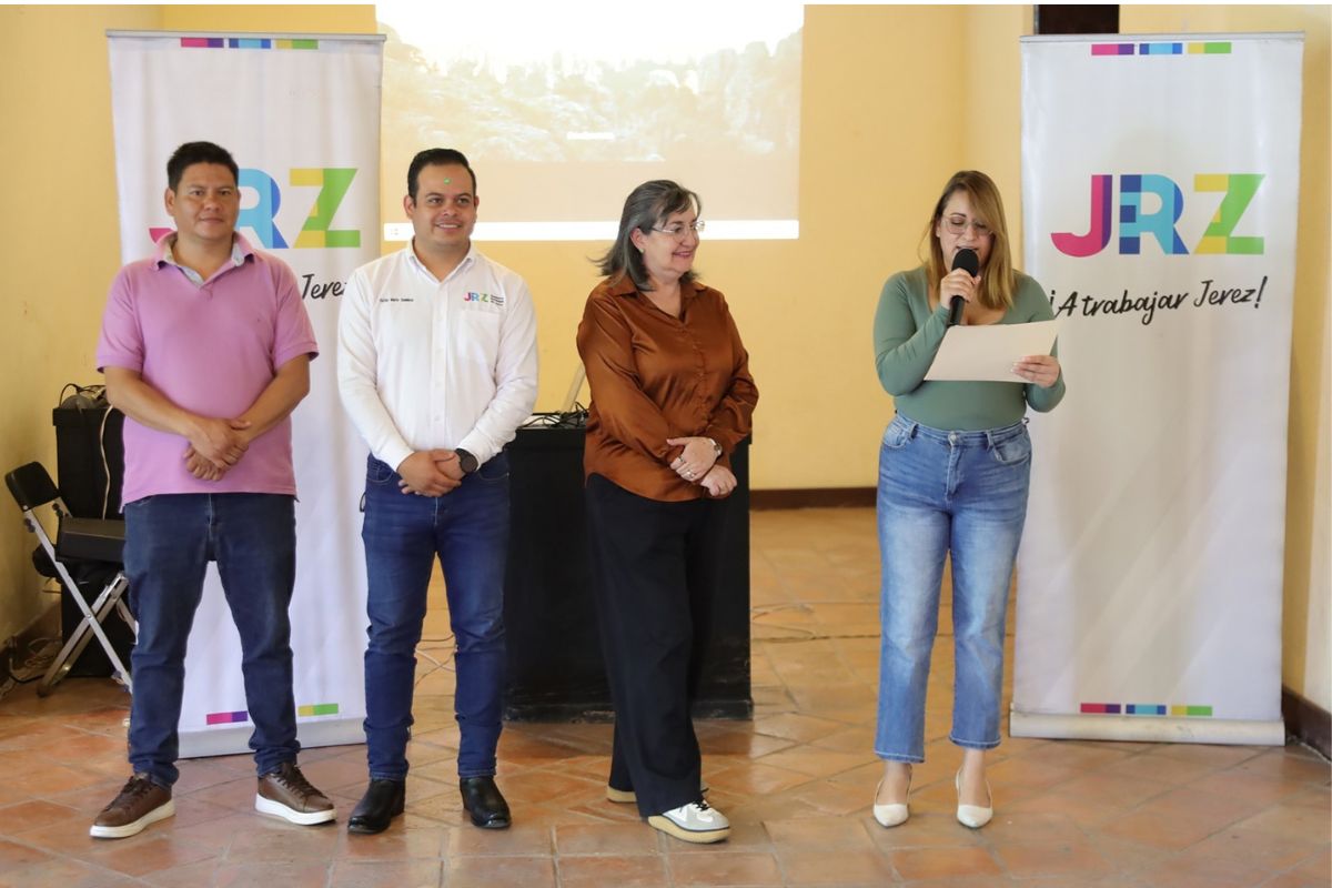 Jerez fortalece la atención turística con capacitación a prestadores de servicios.