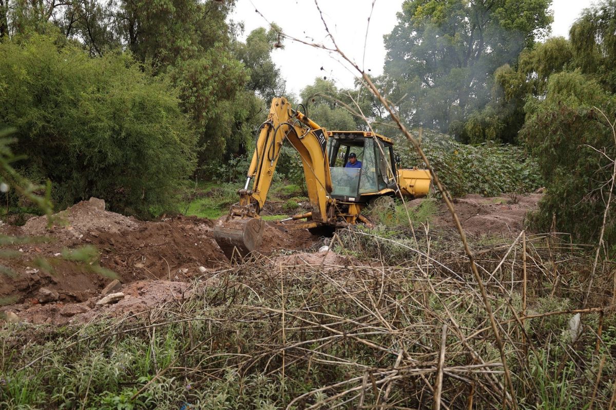 Gobierno de Jerez atiende encharcamiento en la zona de panteones y proyecta obra pluvial permanente.