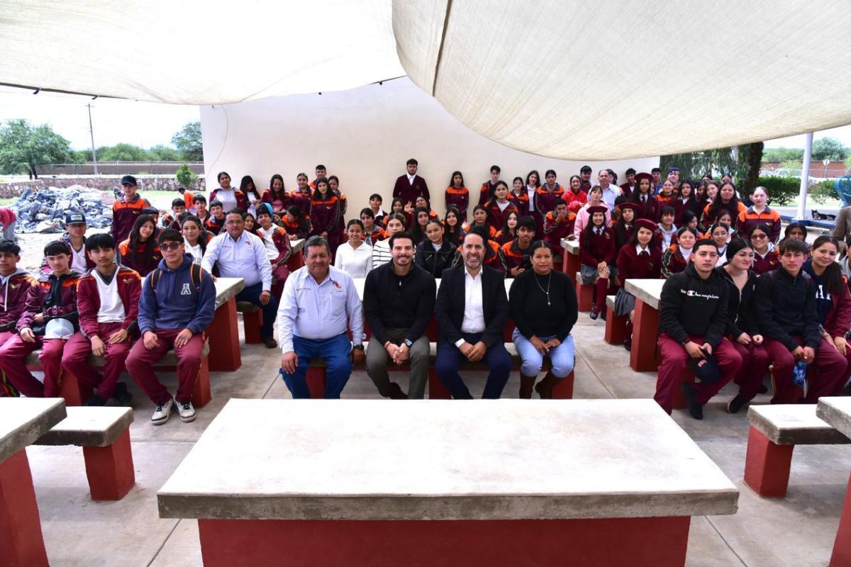 Entrega Gobierno de Zacatecas desayunador estudiantil en Pánfilo Natera para fortalecer el bienestar de las juventudes.